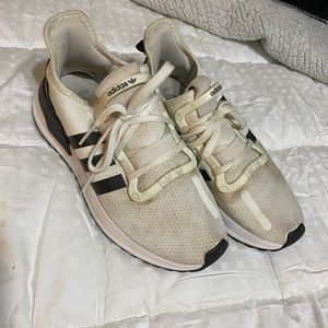Adidas Sneakers
